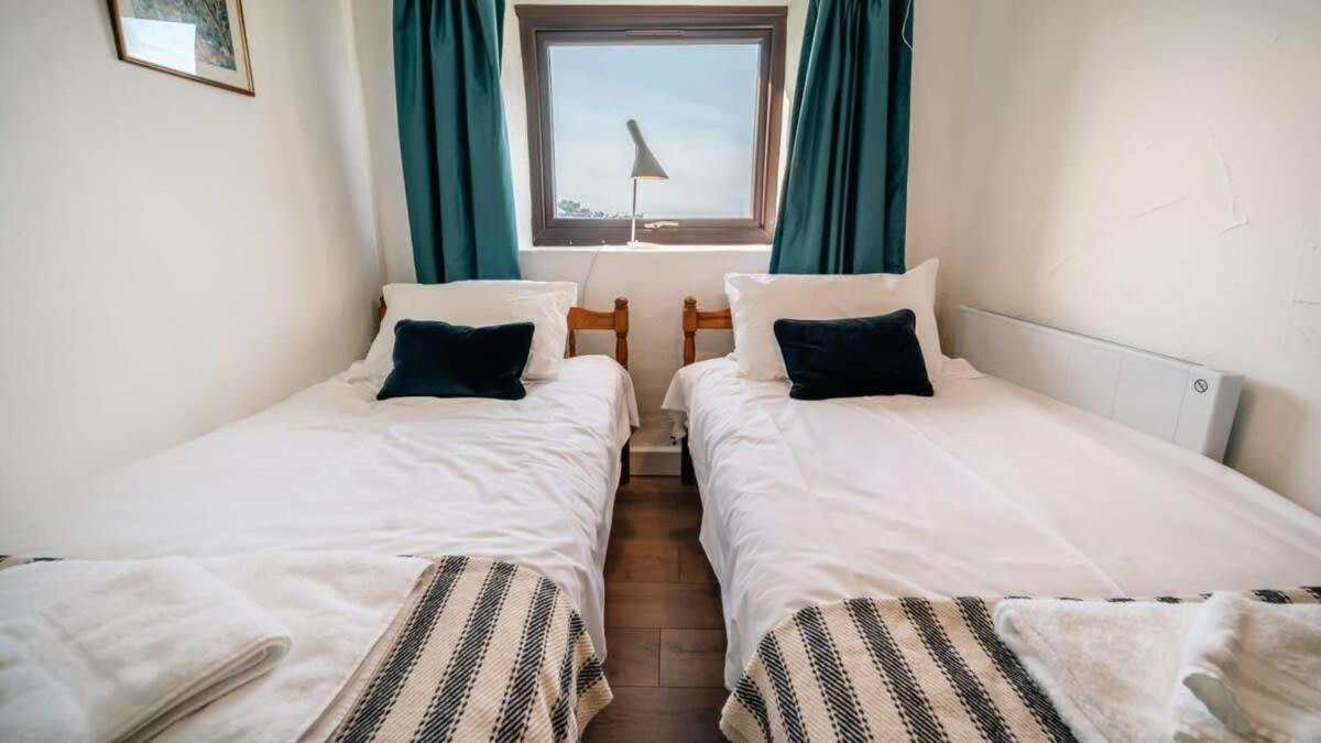 Lovely 2 Bedroom Coastal Cottage Near บู๊ด ภายนอก รูปภาพ
